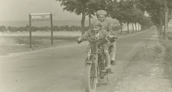 Motocykly. 60 strojů světové historie + 6 strojů brněnské historie